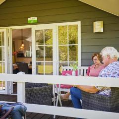 Cozy lodge with a dishwasher at a holiday park in the Achterhoek