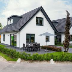 Beautiful holiday home with lots of space in a holiday park near Alkmaar