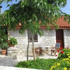 Welcoming Holiday Home with Garden in Leonidio