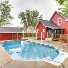 South Haven Oasis - Private Hot Tub, Pool and Grill!