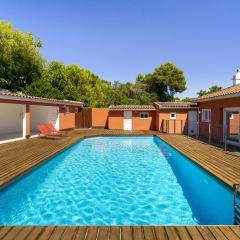 Poolside Paradise: Your Dream Retreat in Cascais w/ S-Pool, Gym and Parking