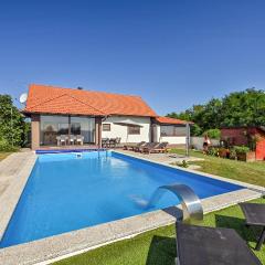 Amazing Home In Plesivica With Outdoor Swimming Pool