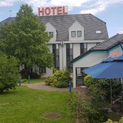 ホテル レストラン ラ トゥール ロメーヌ アグノー ストラスブール ノール（Hotel Restaurant La Tour Romaine - Haguenau - Strasbourg Nord）