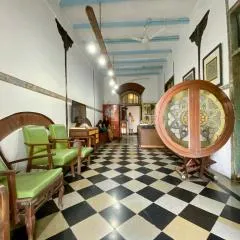 Hostel Vasantashram CST Mumbai, Free Wifi with 1940s Retro vibe