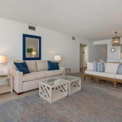 1045 Shoreline Towers-Beachfront Condo Destin- Free Beach Setup