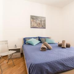 Center Home - The House Of Travelers