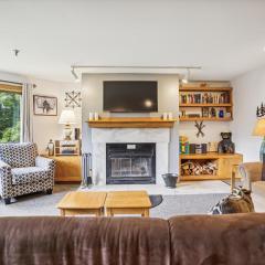Highridge B16 Delightful Two Bedroom Mountain Condo with Pool, Game Room, and Sauna
