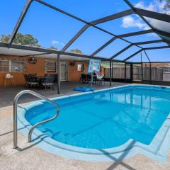 Inviting 7-Bedroom home - Private screened pool