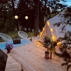 tent romantica a b&b in a luxury glamping style