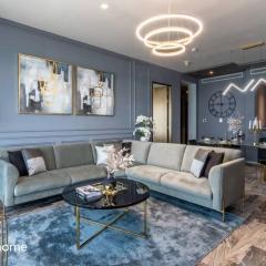 Seaside Splendor The Palm's Breathtaking View