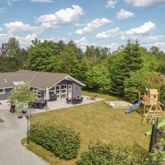 Beautiful Home In Oksbl With 4 Bedrooms, Sauna And Wifi
