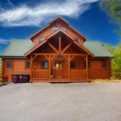 Majestic Highbearnation, Mtn Views, Hot Tub, 560 in FREE Attraction tickets each paid day!