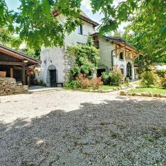 La Tour du Moulin et son Jacuzzi