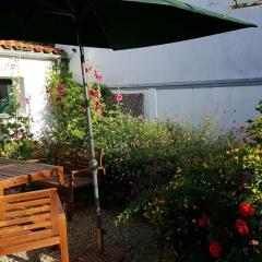 Maison 4 pièces avec WiFi à 800m des plages à Saint-Georges-d'Oléron - FR-1-246A-75