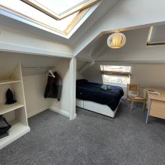 Cosy Room in city centre