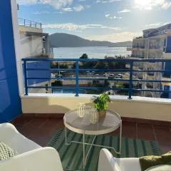 Apartamento con vistas al mar B3 Urb Puerto Azul