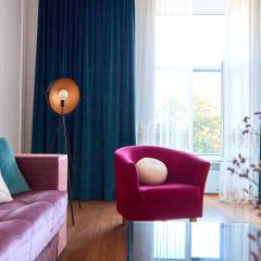 Elegant Lux Apartment in central square