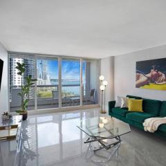 Shock Wave! NEW Renovated Condo With Water Views!