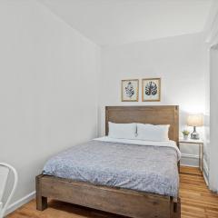 Oakland/University @B Quiet & Stylish Private Bedroom with Shared Bathroom