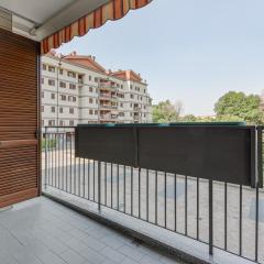 Apartment with Balcony nearby M3 Subway Yellow Line
