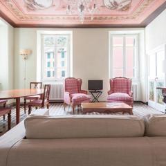 "Marina Apartment", Unique, Authentic, Beachfront, 2nd floor, 2 Aircondo BDR , 2BHT, easy to Train, rare Private Parking at 300 mt