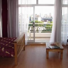 Apartamento para 2 personas moderno, balcon a la calle