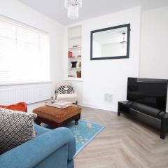 Perfect Four Bed House for Groups,Contractors,Relocations by Gurkha Stay in Cardiff with free WiFi