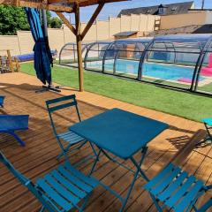 Gîte familial avec piscine privative chauffée, terrasse sur le Loir et proche du Zoo de La Flèche - FR-1-410-329