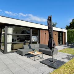 Edelhert, moderne en comfortabele vakantiewoning met hottub!