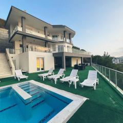 Business & Relax Villa in Alanya, Privacy, Pool, 3 Floors, Top-Class Home
