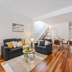 CBD Chic 3 bedroom Stay - Walk to Darling Harbour & Fish Market. (27)
