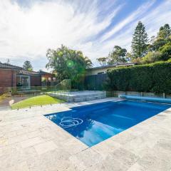 70 Pacific Avenue - Saltwater Pool, Air Con and Wi-Fi