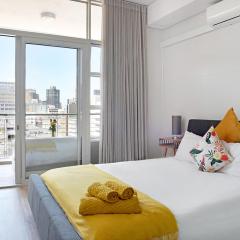 Margot - Luxury apartment, City, Ocean & Mountain views!