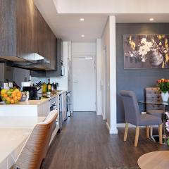 Ruby - Designer Apartment with City, Mountain, Ocean views.