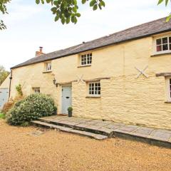 Meadowside Cottage, Characterful Grade 2 Listed Cottage near to Wadebridge and Padstow