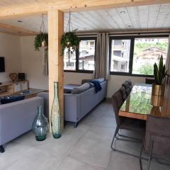 Chalet Luxueux aux Gets avec Jacuzzi, Proche des Pistes et du Centre, Idéal Familles et Groupes - FR-1-671-122