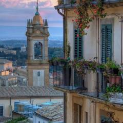 Casa tipica siciliana patronale home BedandBreakfast TreMetriSoprailCielo Camere con vista, colazione interna in terrazzo panoramico