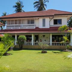Lovely villa with shared pool, close to beach