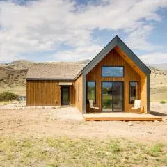 Yellowstone Prairie Retreat: 360 Mountain Views!