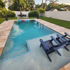 Saltwater pool, FREE beach passes & GREAT location!