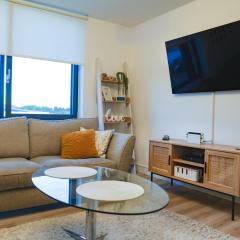 Luxe Apartment: 3 mins Luton Airport & Free Wi-Fi