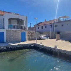 House Lucija with berth in Murter