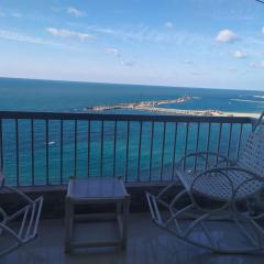 شقة فاخرة علي البحر مباشرة لوران الاسكندرية