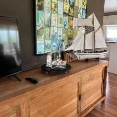 WHITE BEACH HOUSE