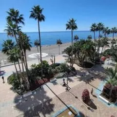 1st line of the beach, La Rada Beach! AC,Wifi,Terrace, Private Parking