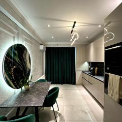 Luxury City-Centric Apartment for Booking