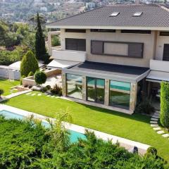 Luxury Floor Apartment with Private Pool