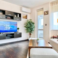 Sunny & Cozy Apartment for 4 Guests & Free Parking