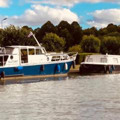 L'Amazone - bateau sur le canal de bourgogne