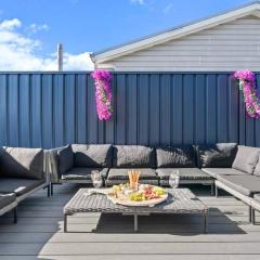 The Seachange - Brand New, Beachy Family Retreat.